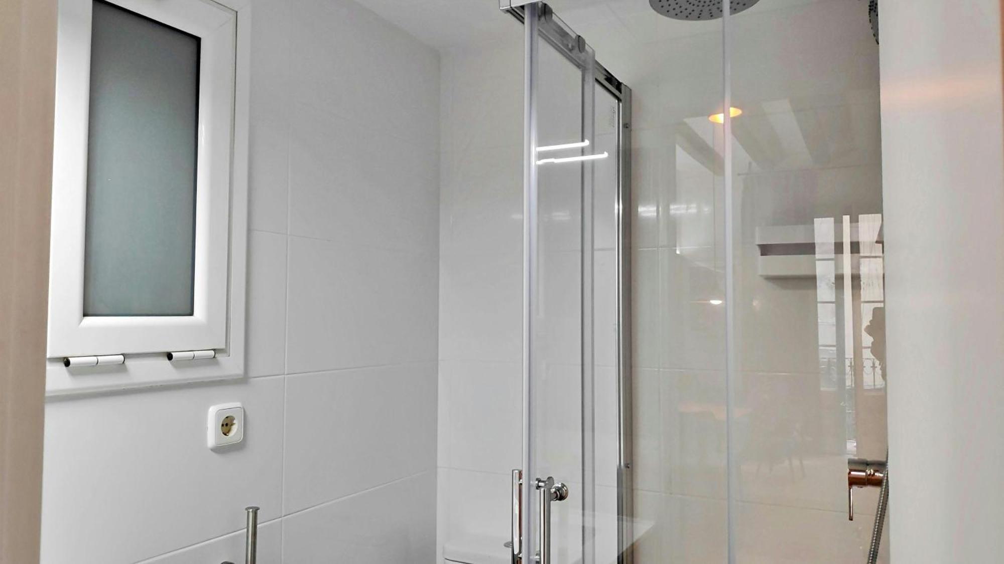 Sant Antoni 3 - Downtown Barcelona. Modern Apartamento *