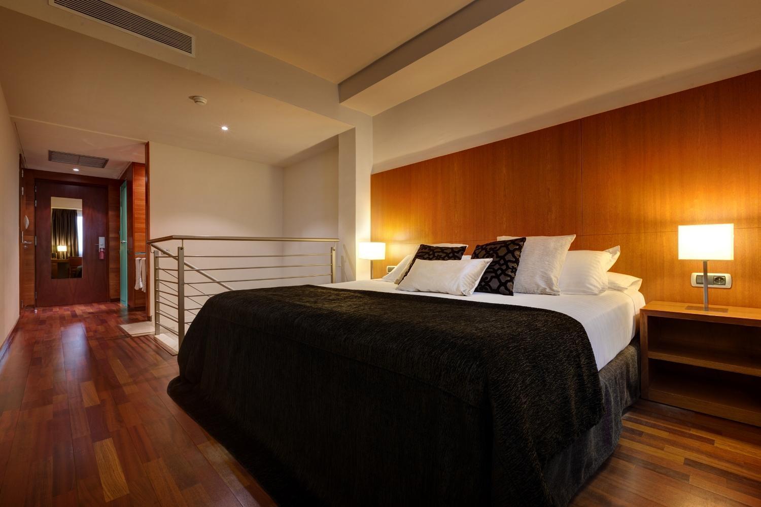 Hotel Acevi Villarroel