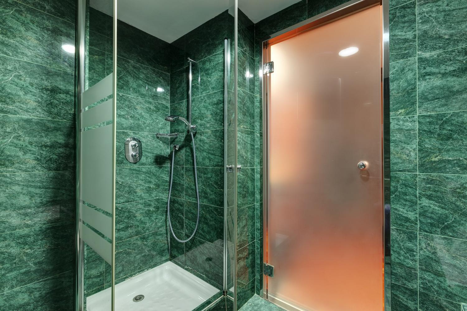 Acevi Villarroel 4*