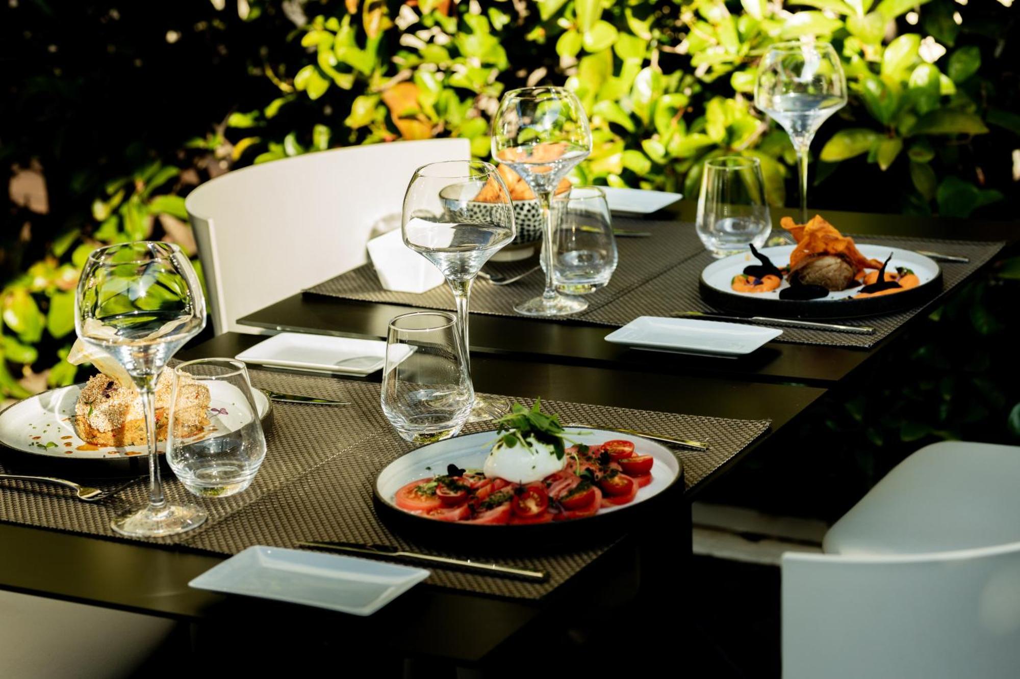 Hotel Acevi Villarroel