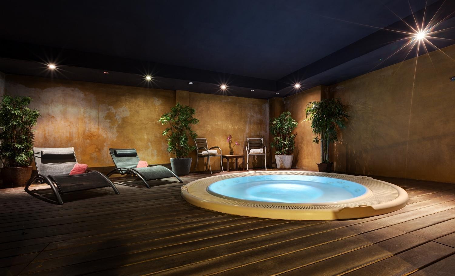 Hotel Acevi Villarroel 4*