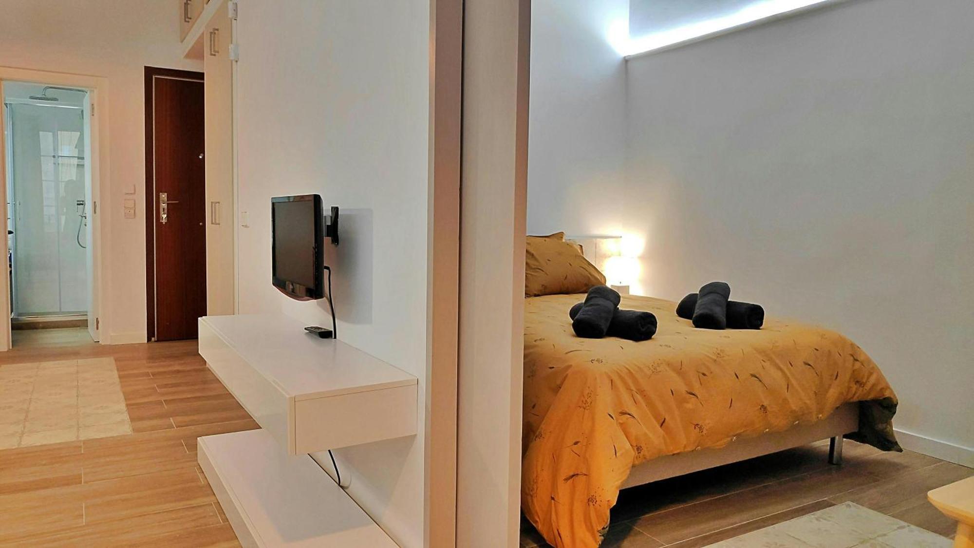 Sant Antoni 3 - Downtown Barcelona. Modern *