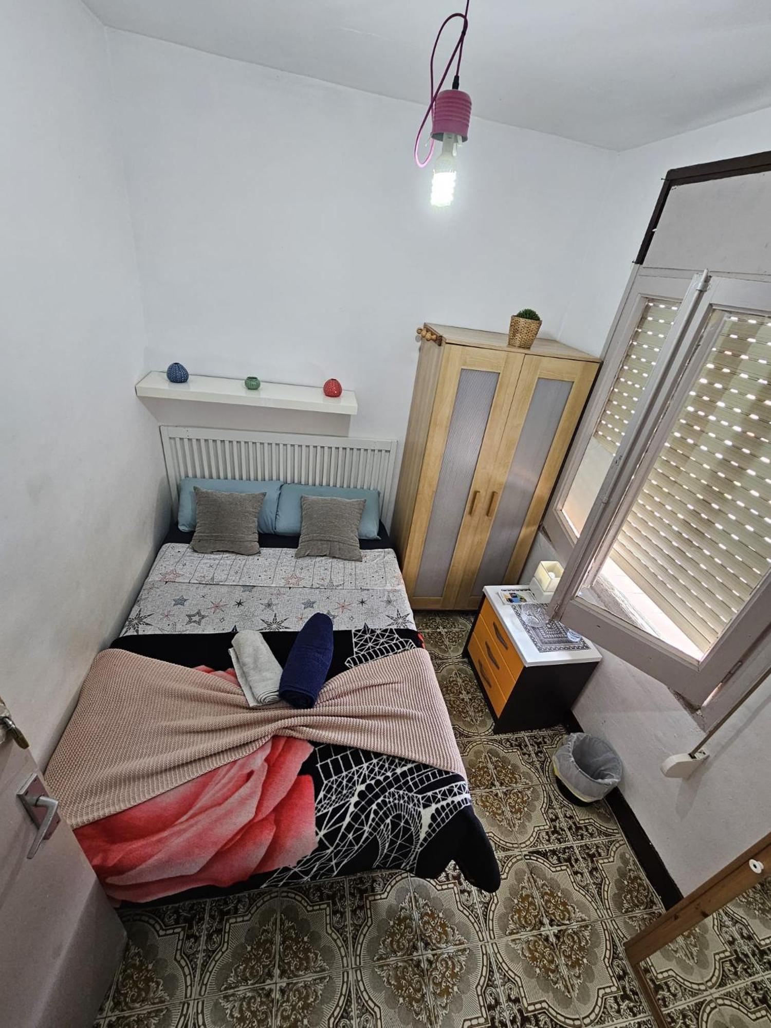 Capsule hotel Poble Sec Nino House Barcelona
