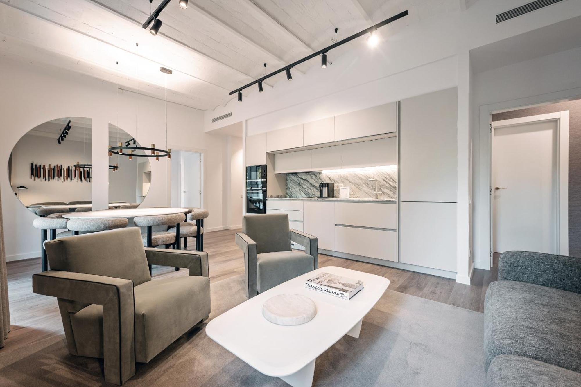 Apartment Diagonal By Sweett