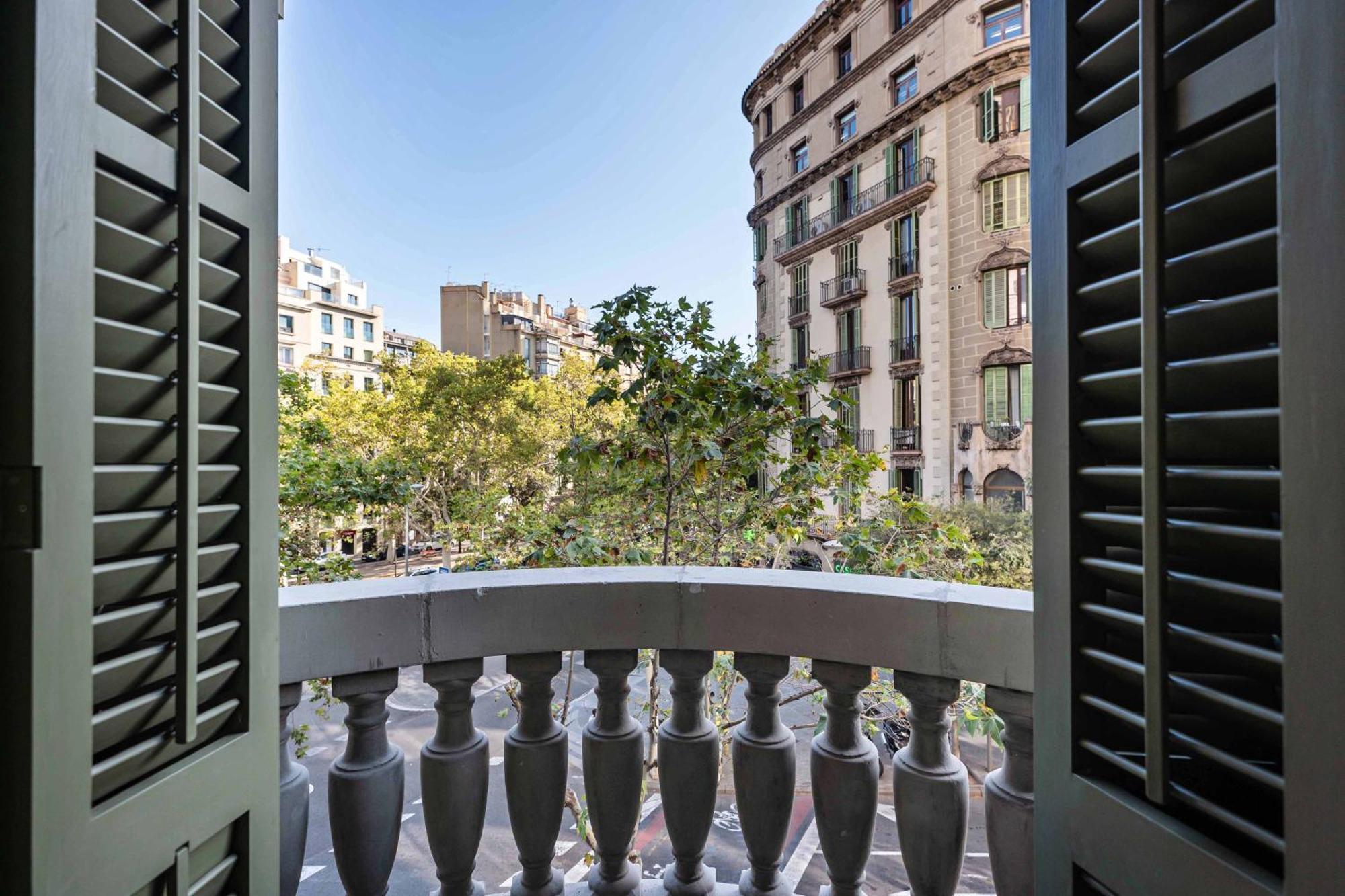Diagonal By Sweett Apartment