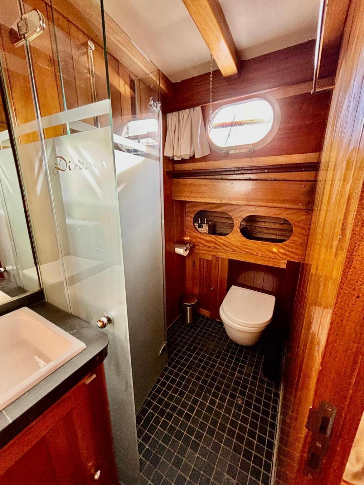 Hotel en barco Wooden Boat- La Goletta