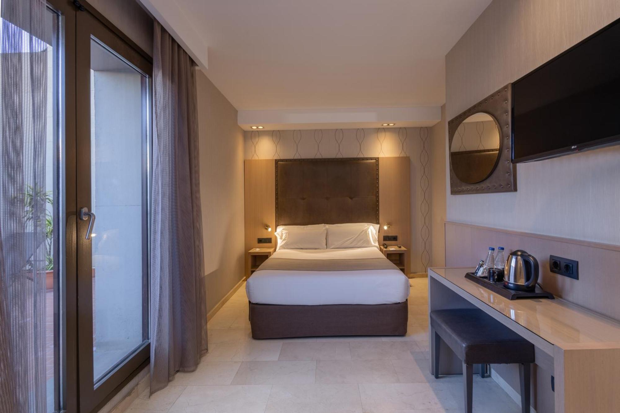Gran Barcino Hotel 4*