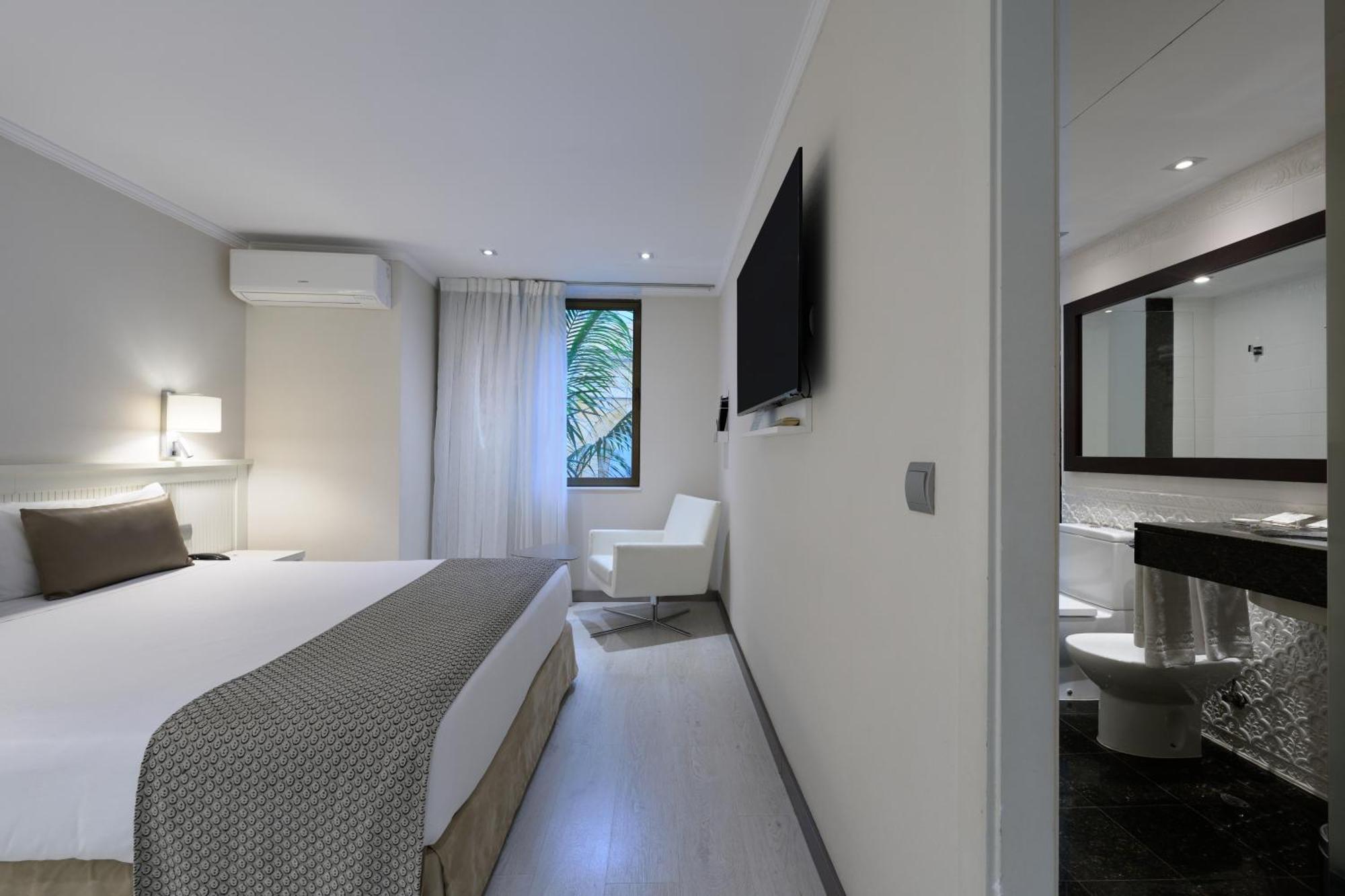 Catalonia Roma Hotel 3*