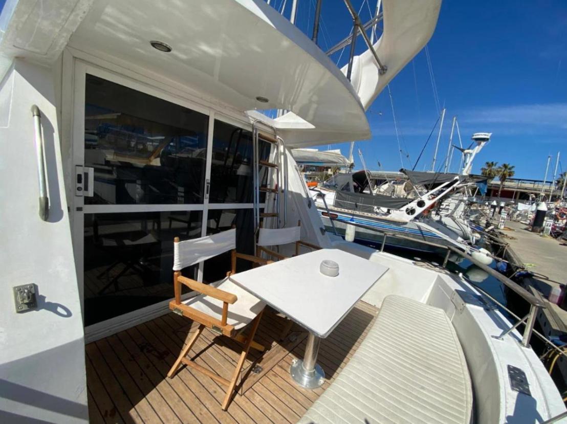 Zafiro, A Wonderful Yacht In Barcelona Apartamento Sant Adrià de Besòs