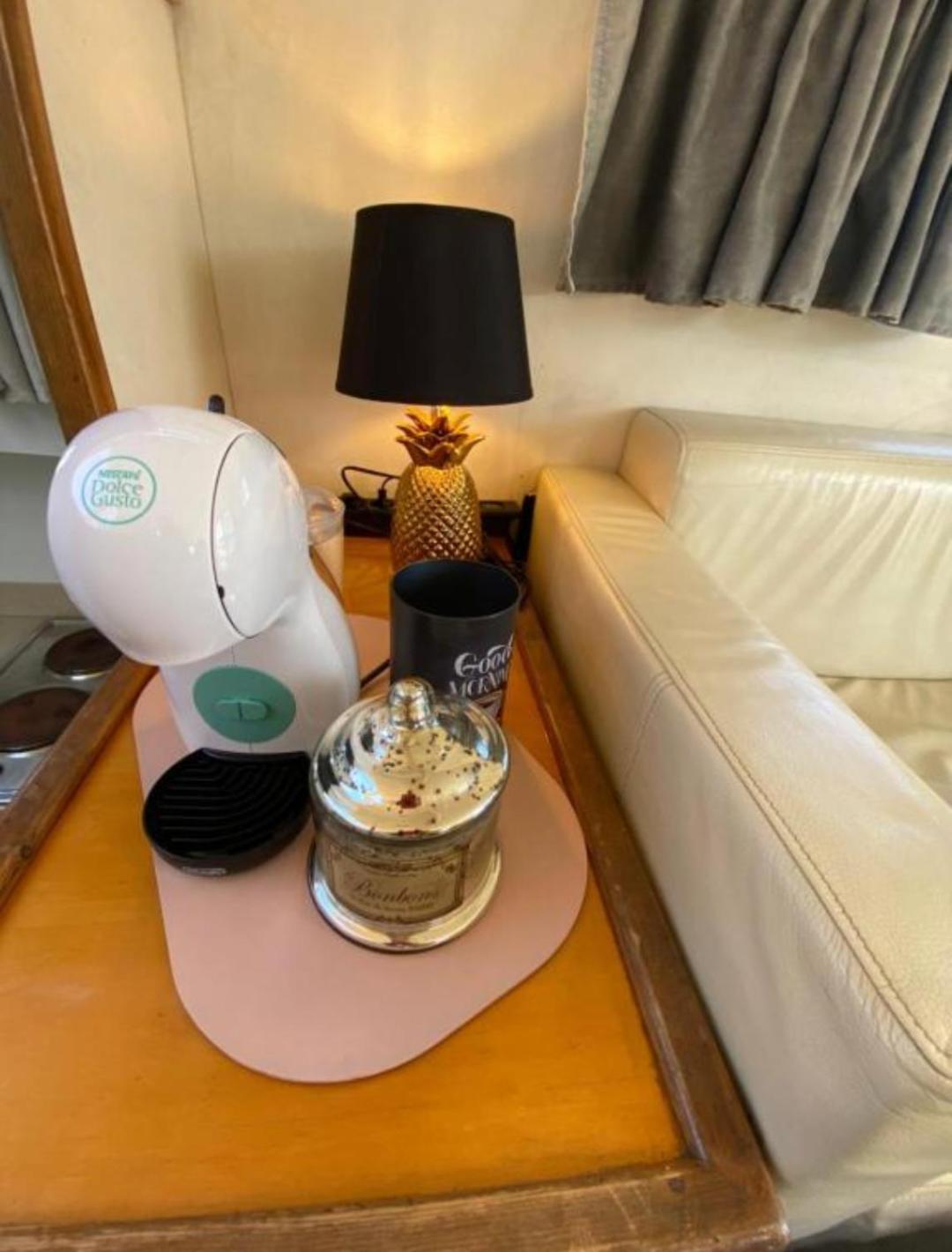 Apartamento Zafiro, A Wonderful Yacht In Barcelona Sant Adrià de Besòs