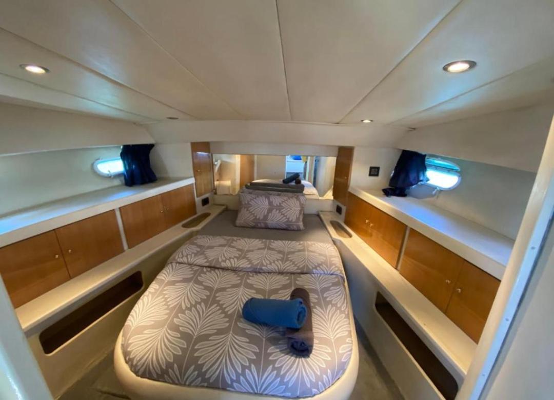 Apartamento Zafiro, A Wonderful Yacht In Barcelona *