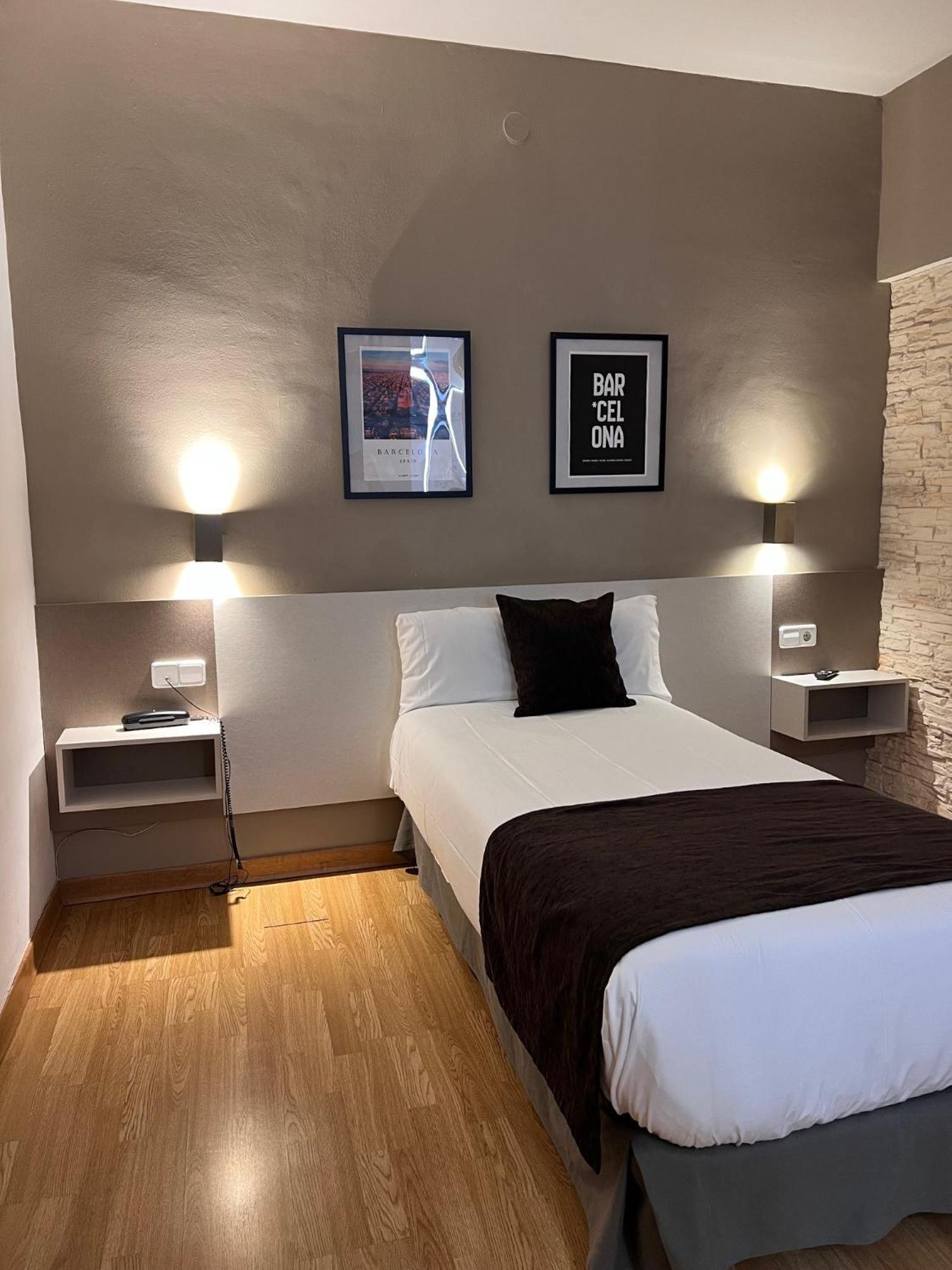 Hotel Travessera 2*