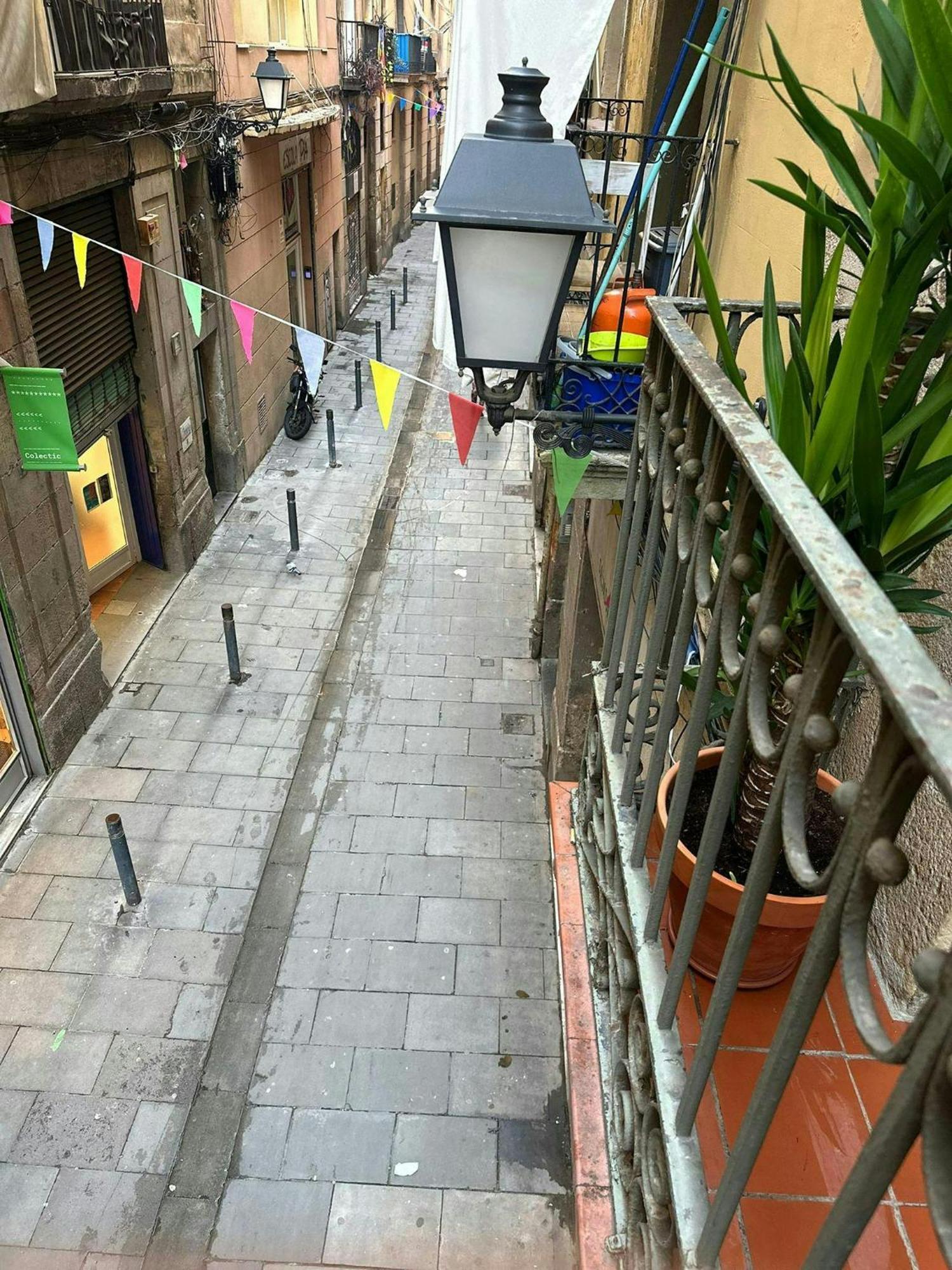 Sant Antoni 3 - Downtown Barcelona. Modern Apartamento *