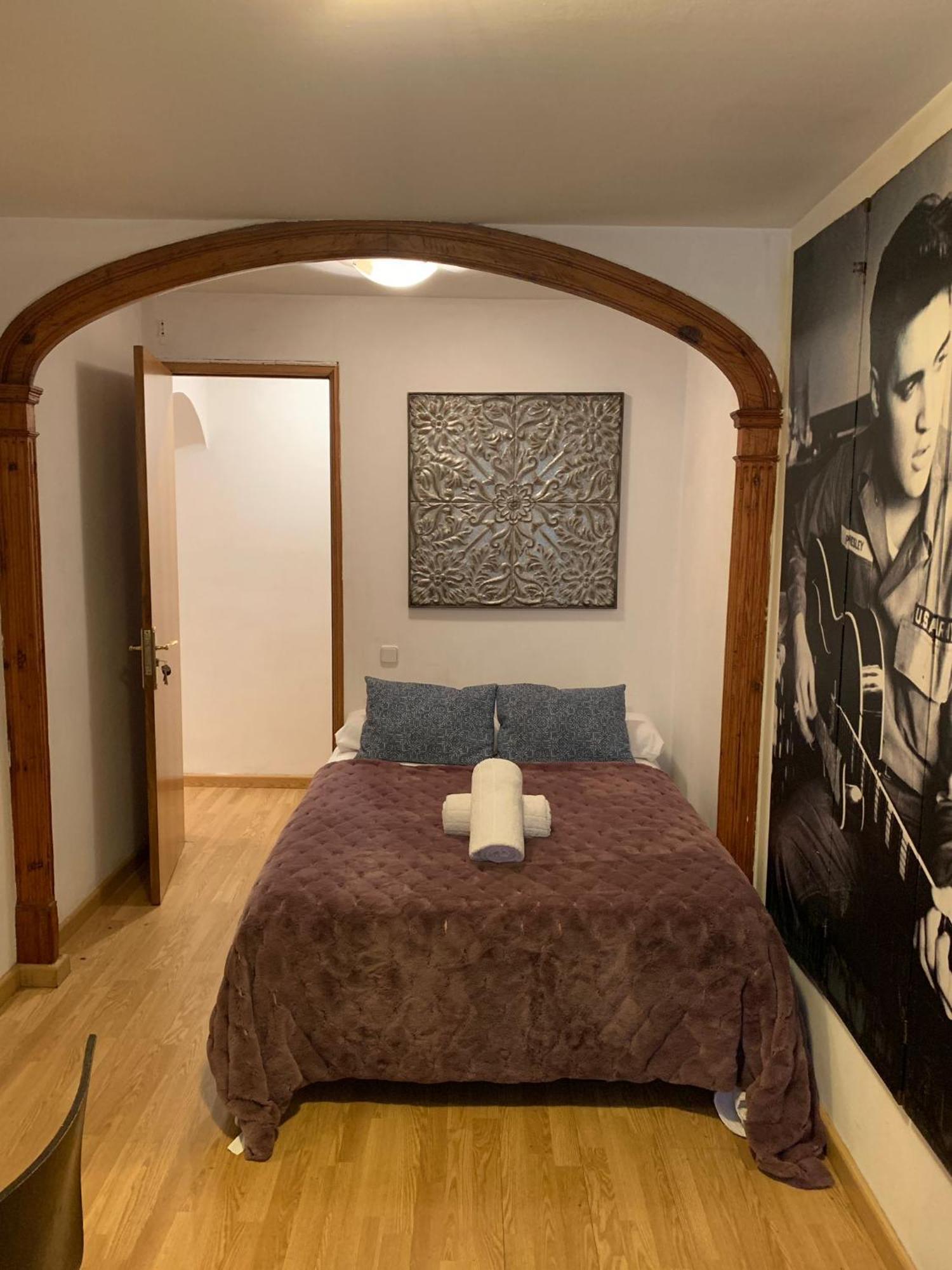 Erandi Ramblas Hostal *