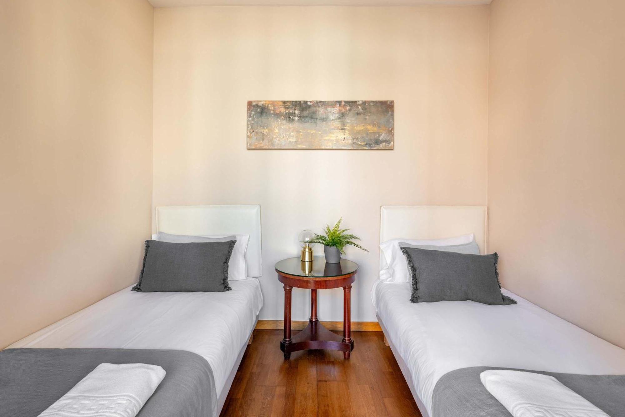 Elegant 3-bedroom In The Heart Of Bcn Apartment *