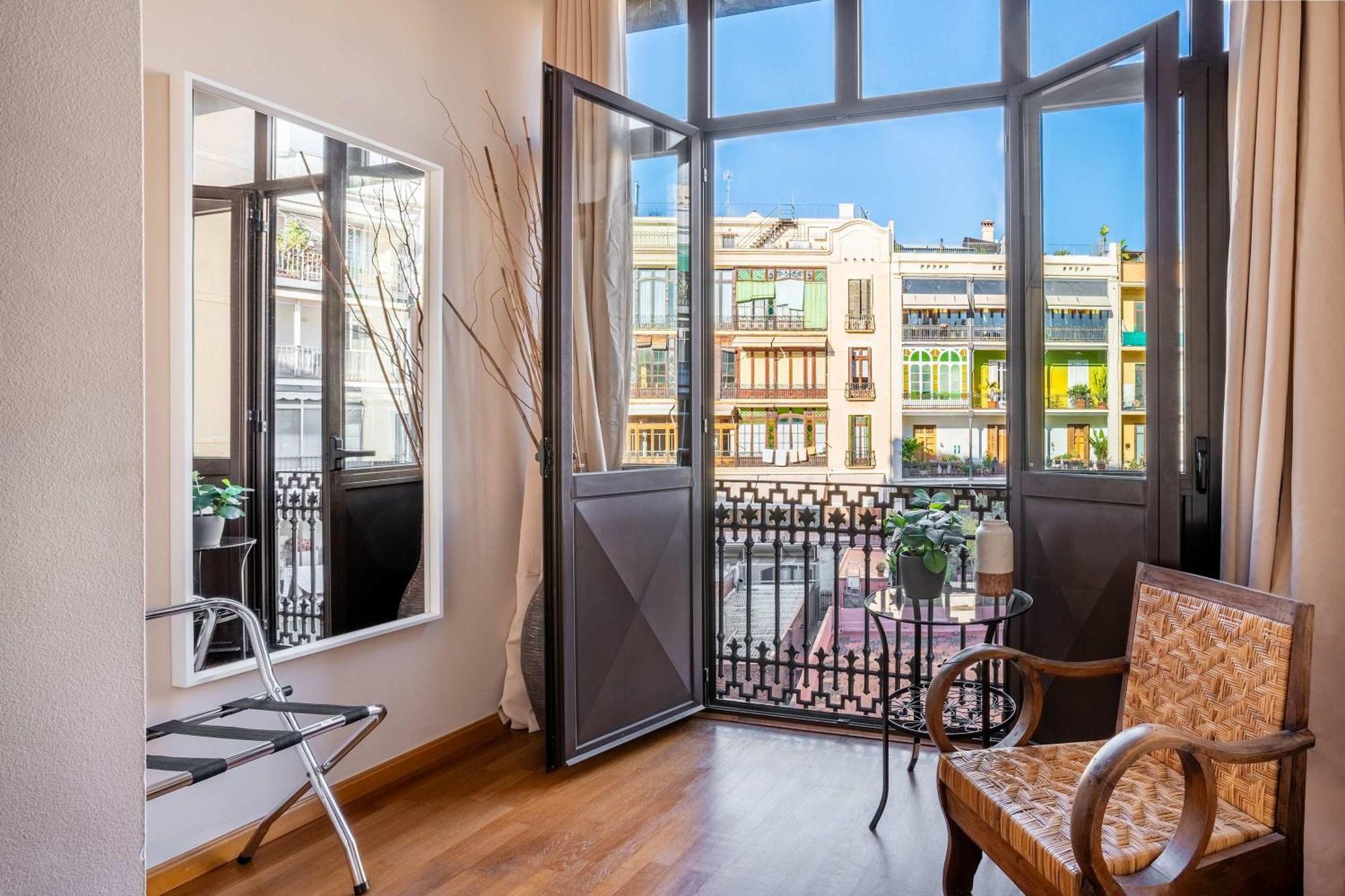 Elegant 3-bedroom In The Heart Of Bcn *