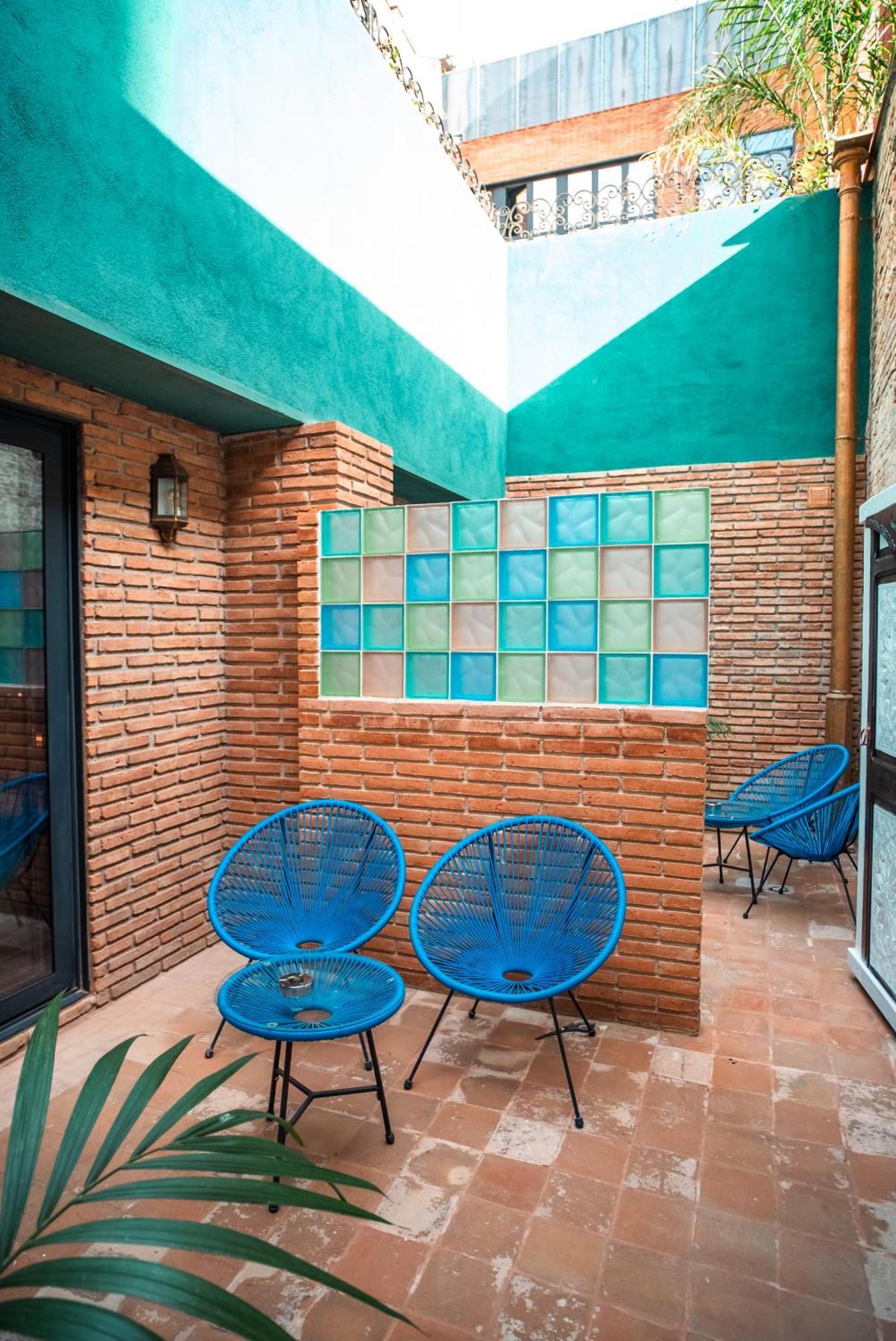 Lincoln Lounge Hotel