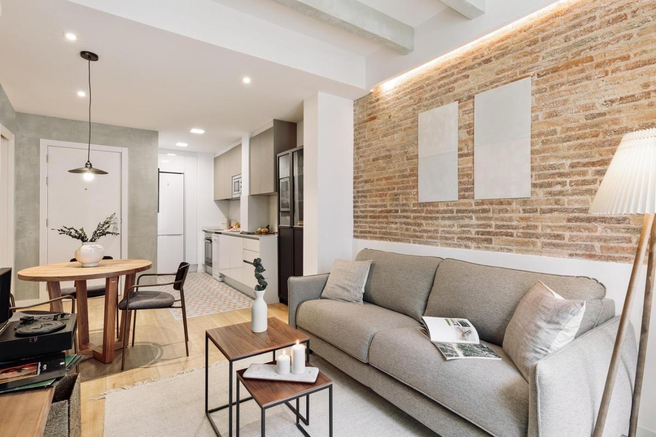 Apartamento Ebre - 1 Bedroom And Balcony In Eixampre Esquerre Barcelona