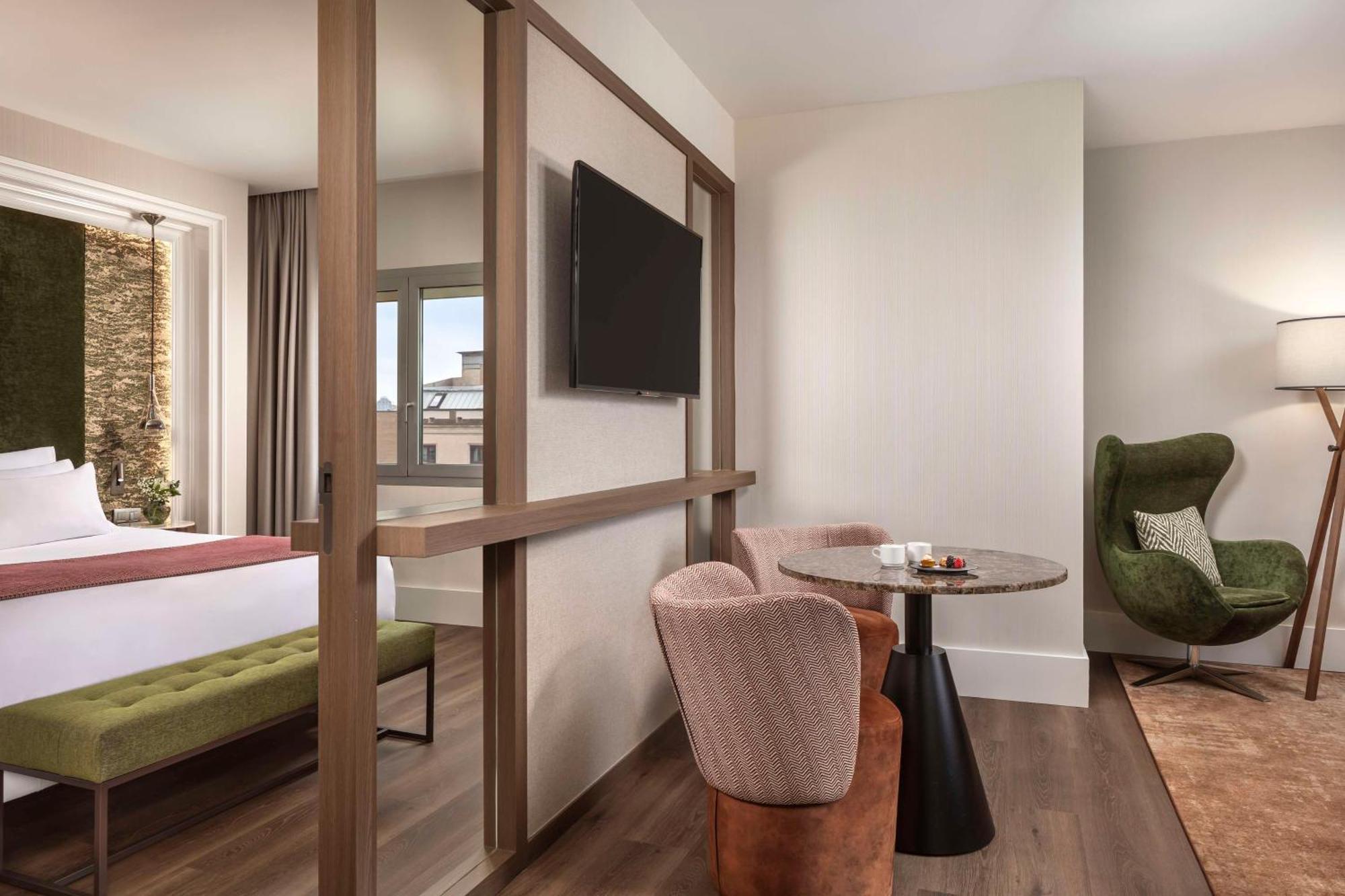 Nh Collection Gran Calderon Hotel 5*
