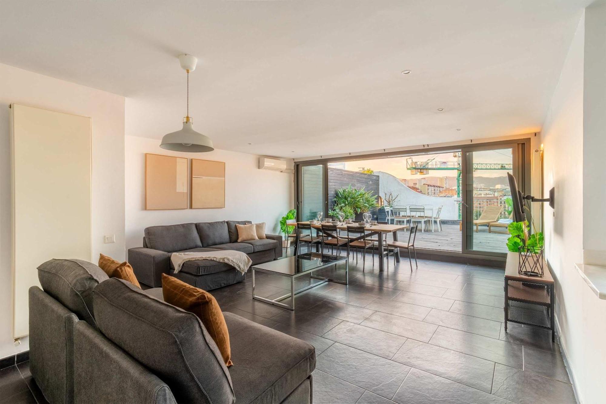 Amazing 3 Bedroom Penthouse In Plaza España