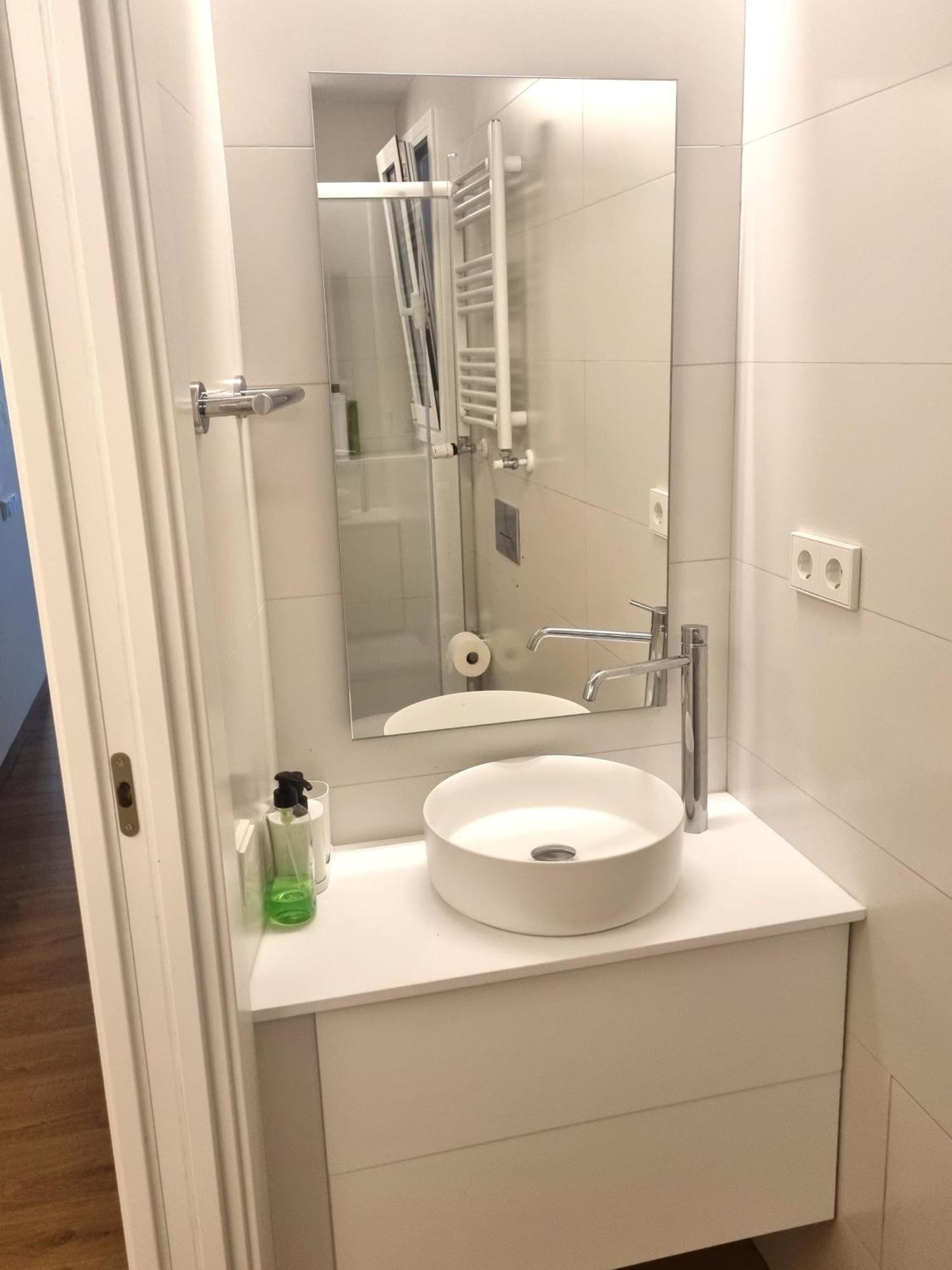 Cozy Bedroom With A Private Bathroom In A Shared House Pensión *