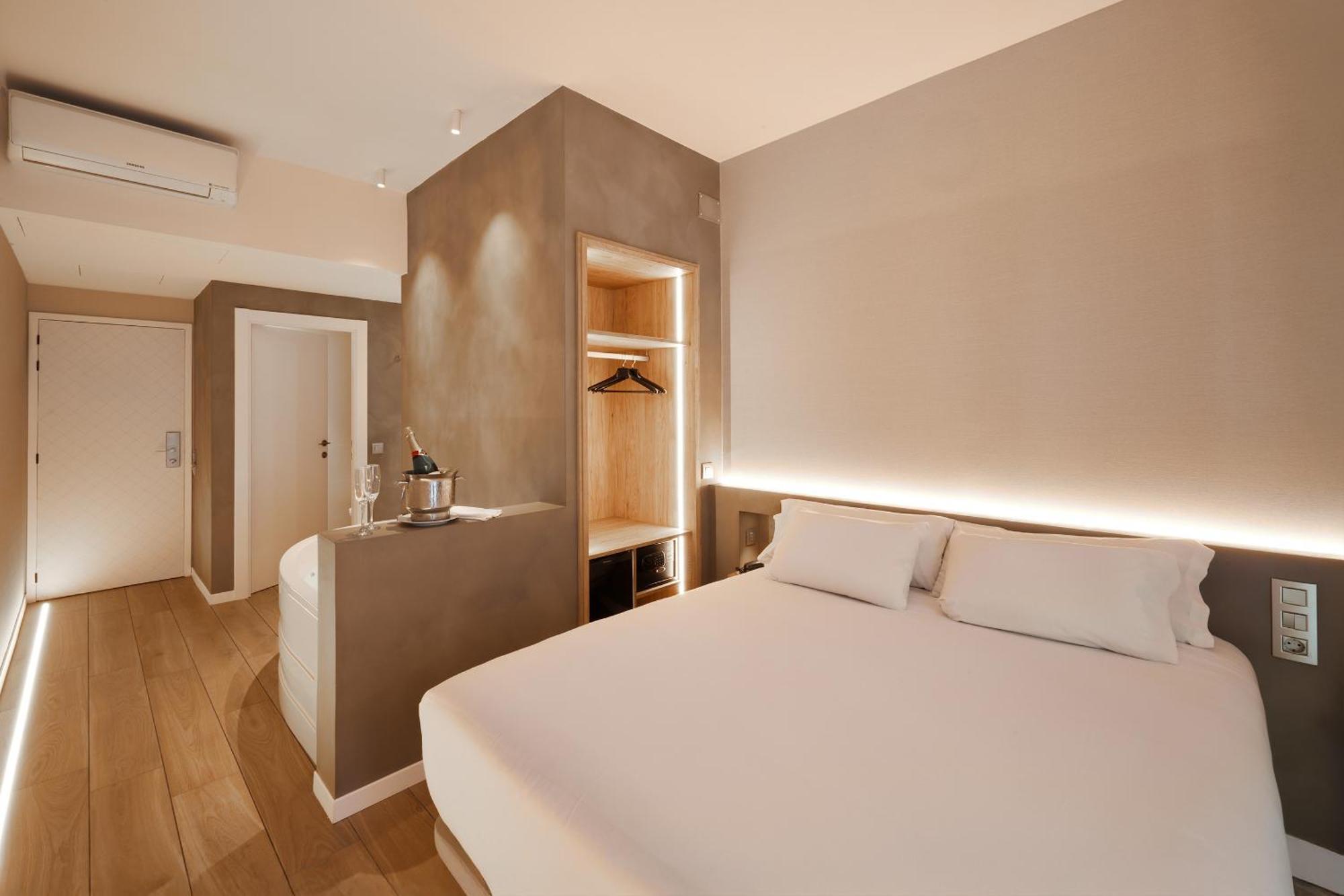 Hotel Century