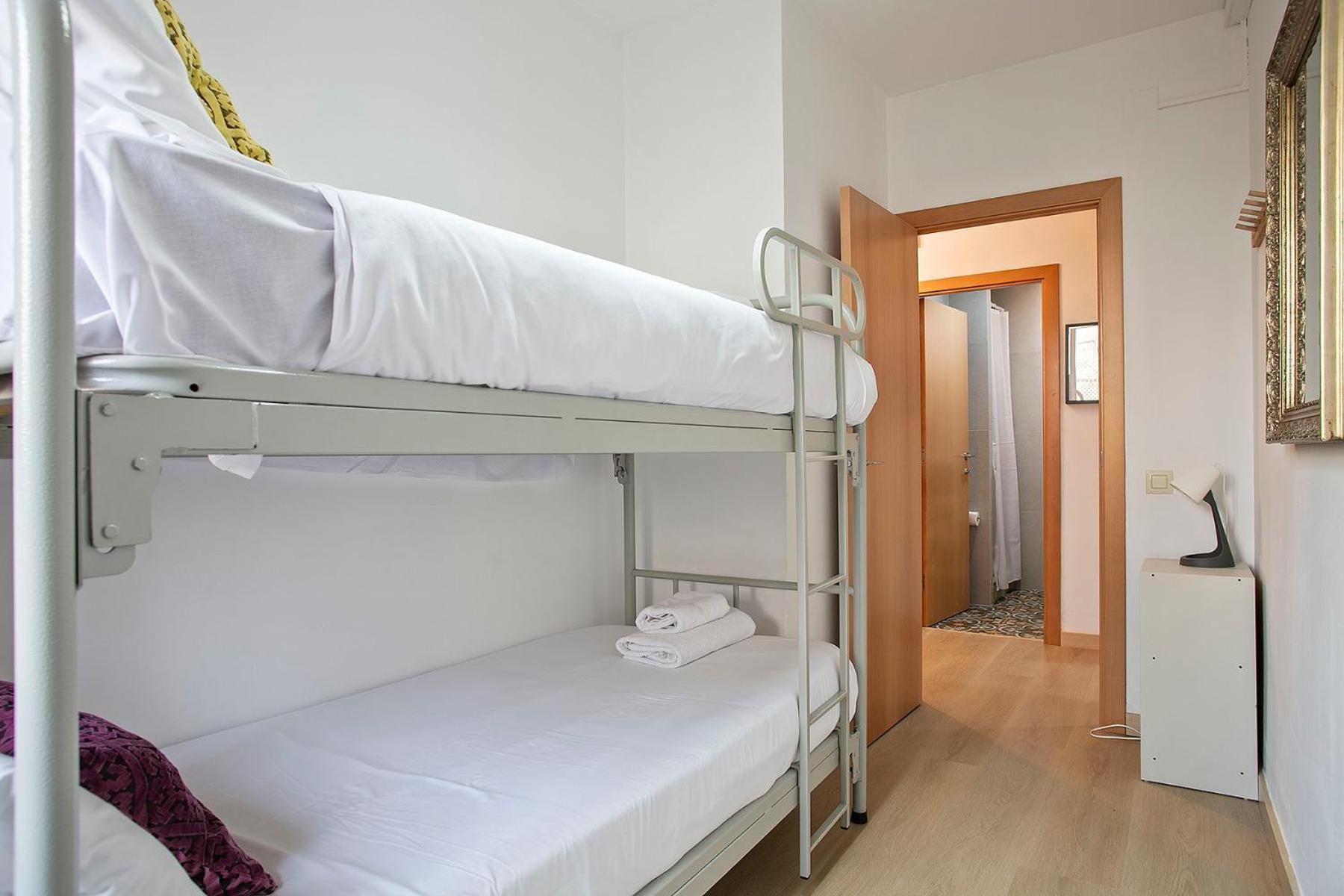 Beautiful In Ramblas 6pax Apartamento