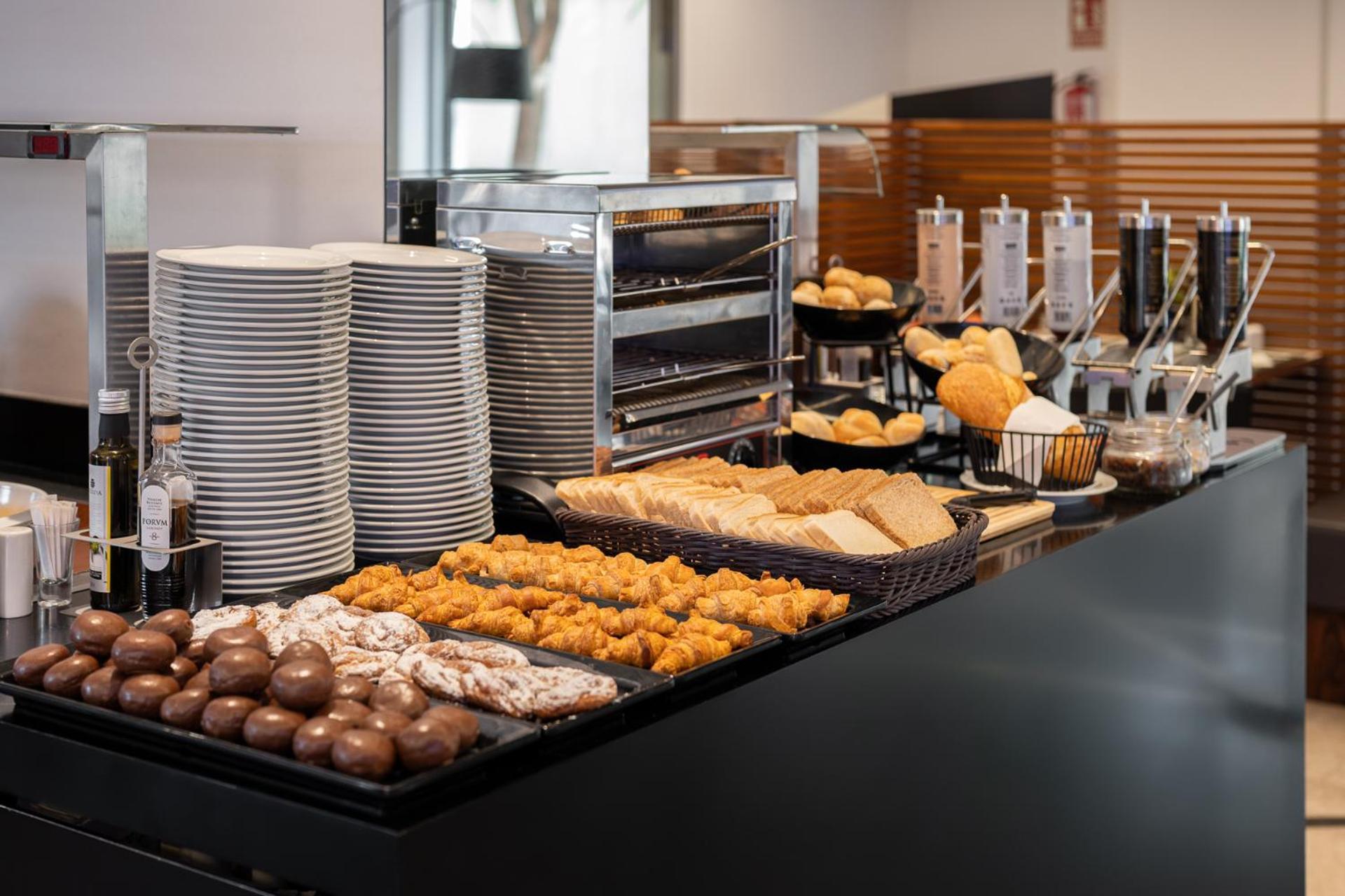 Naitly Poblenou Hotel 4*