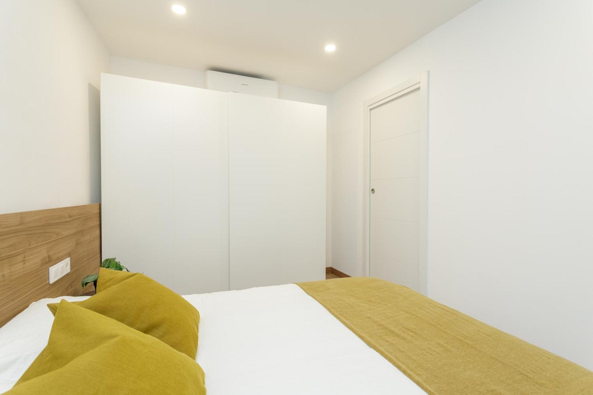 Apartment Oasis & Old Town Center