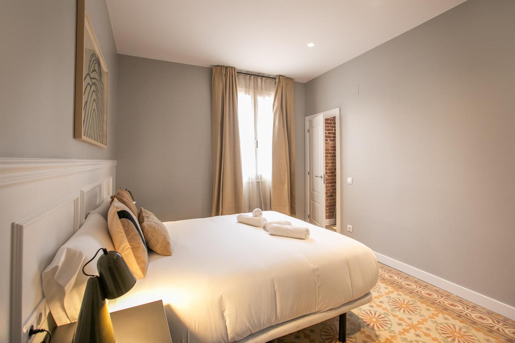 11mal1055 - Fantastic Near Sagrada Famil Barcelona