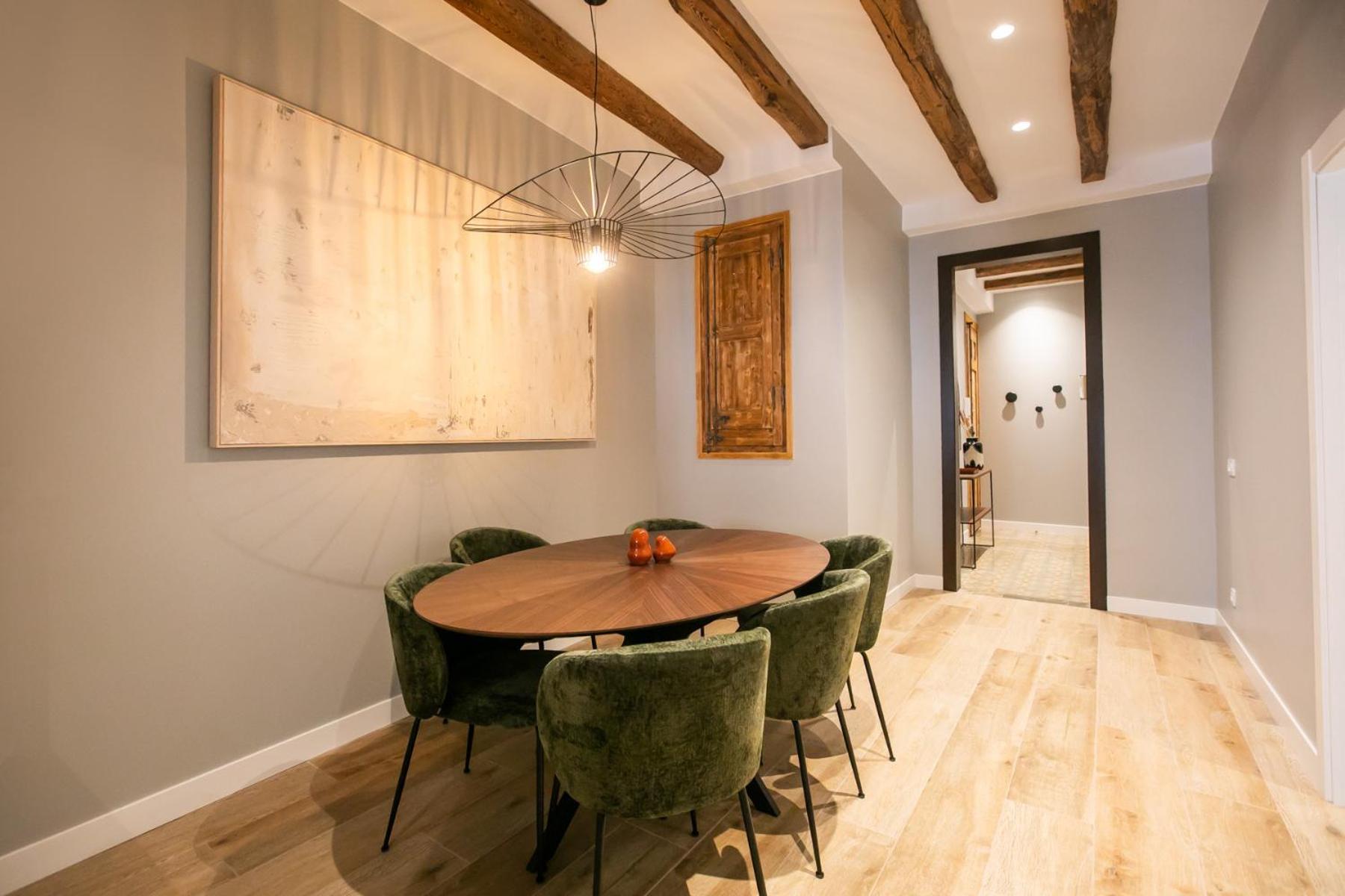 11mal1055 - Fantastic Near Sagrada Famil
