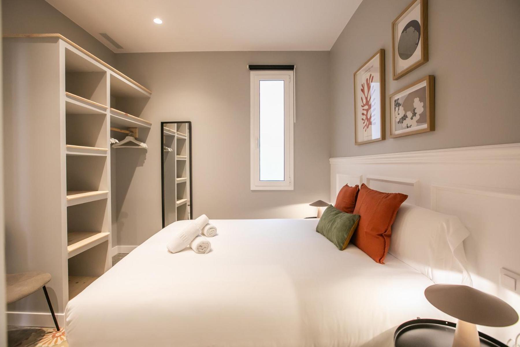 11mal1055 - Fantastic Near Sagrada Famil Barcelona