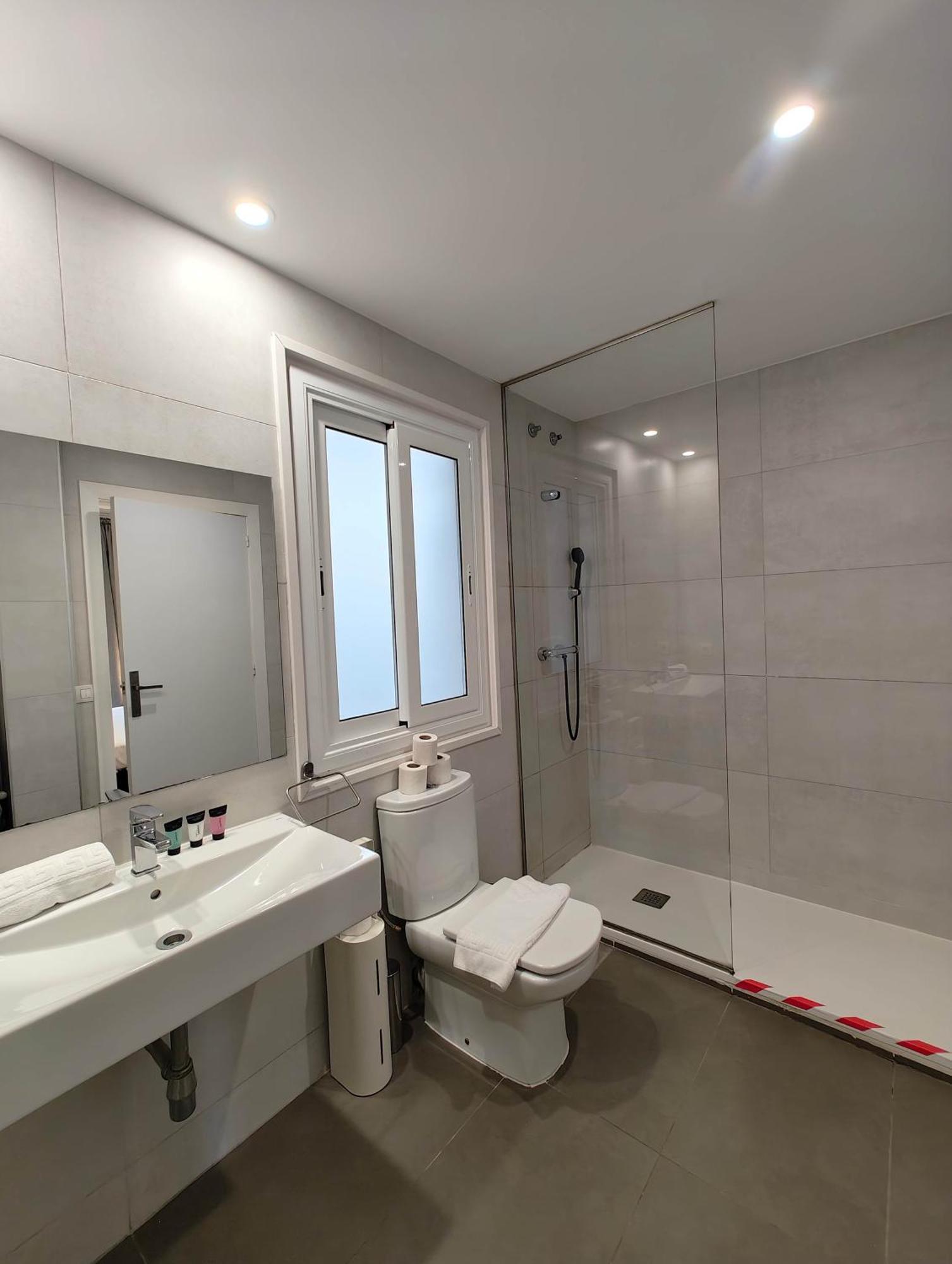 Big For 14 In The Heart Of Eixample * Barcelona