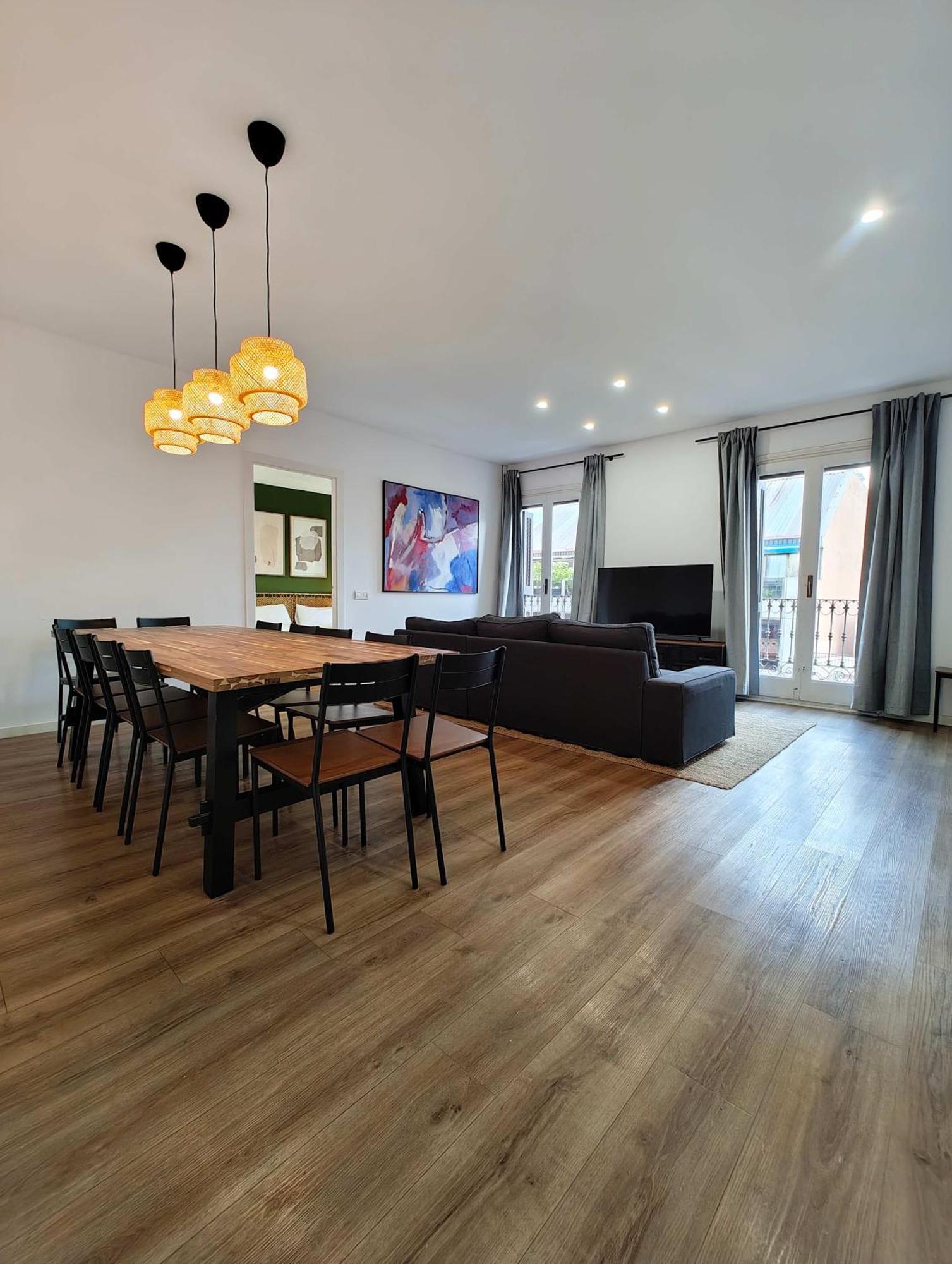 Big For 14 In The Heart Of Eixample Barcelona