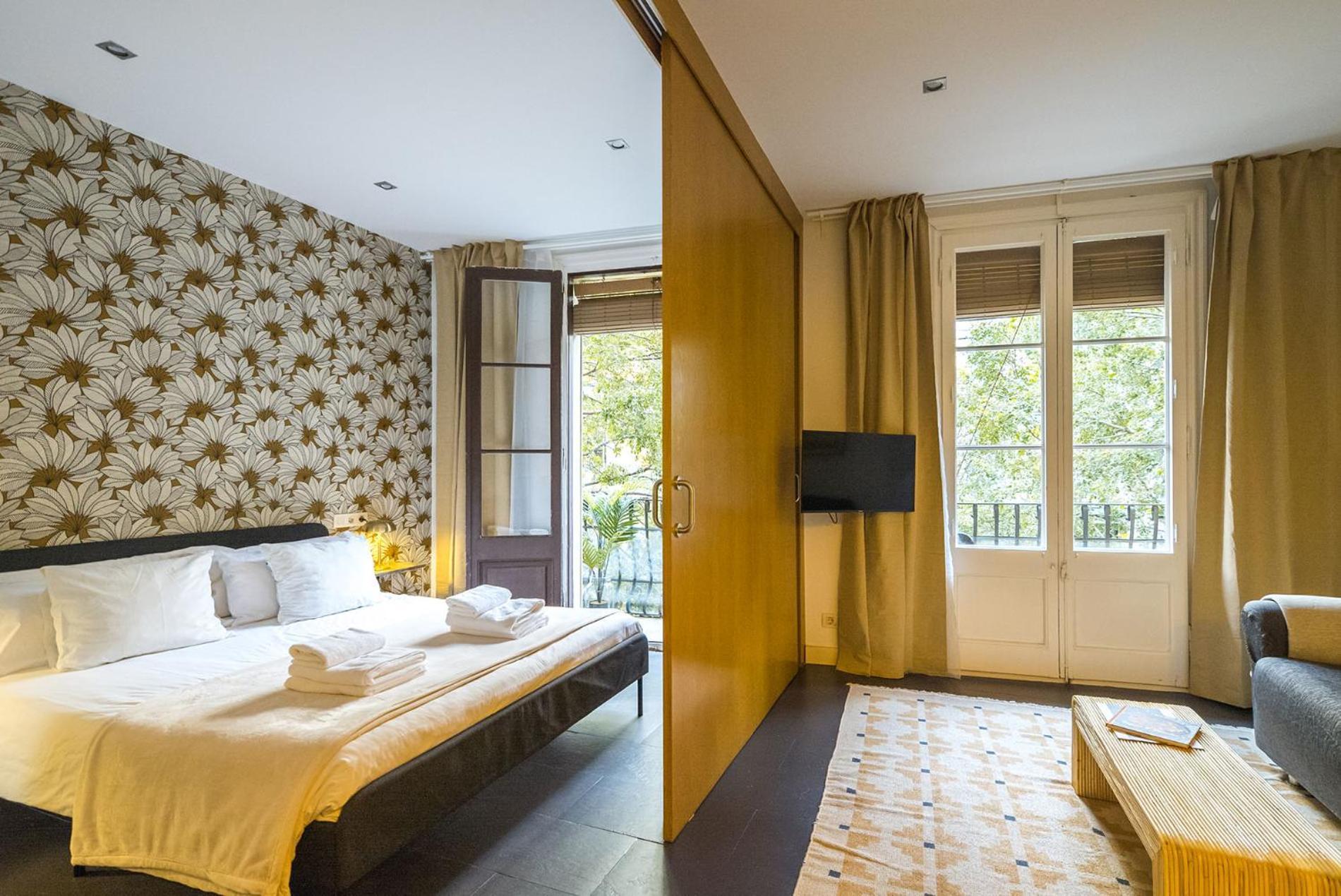 Dana - Enjoy Rocafort Apartment Barcelona
