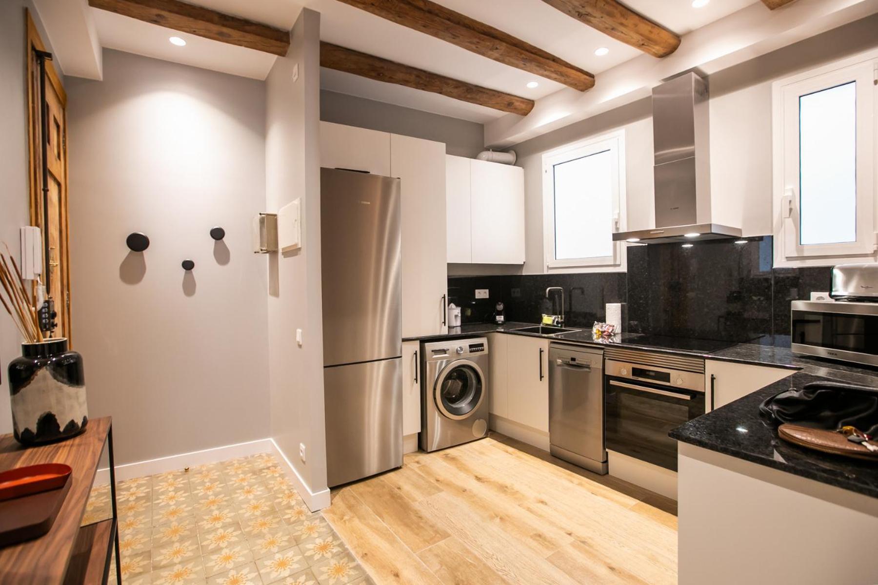11mal1055 - Fantastic Near Sagrada Famil * Barcelona