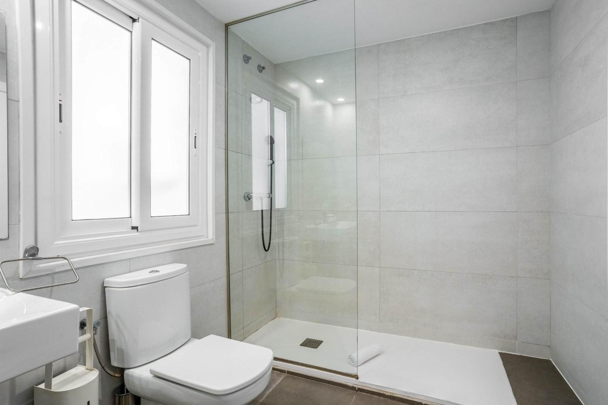 Apartamento Big For 15 In The Heart Of Eixample Barcelona