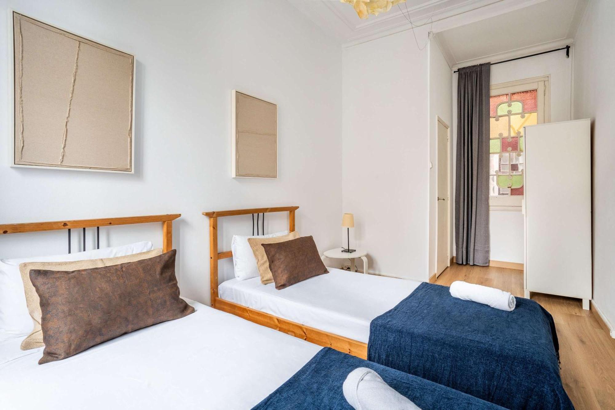 Apartamento Paseo St Joan Classic 4bd For 10 Guests