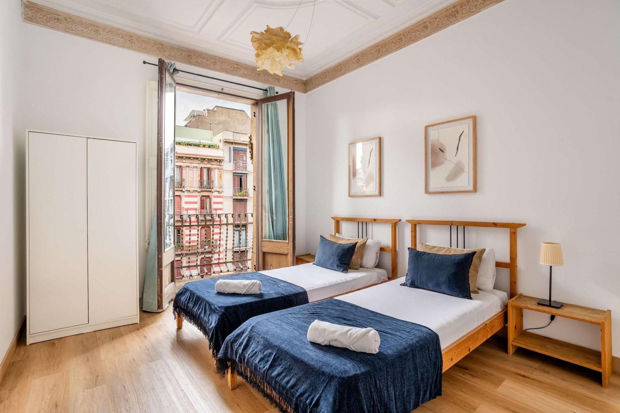 Paseo St Joan Classic 4bd For 10 Guests *