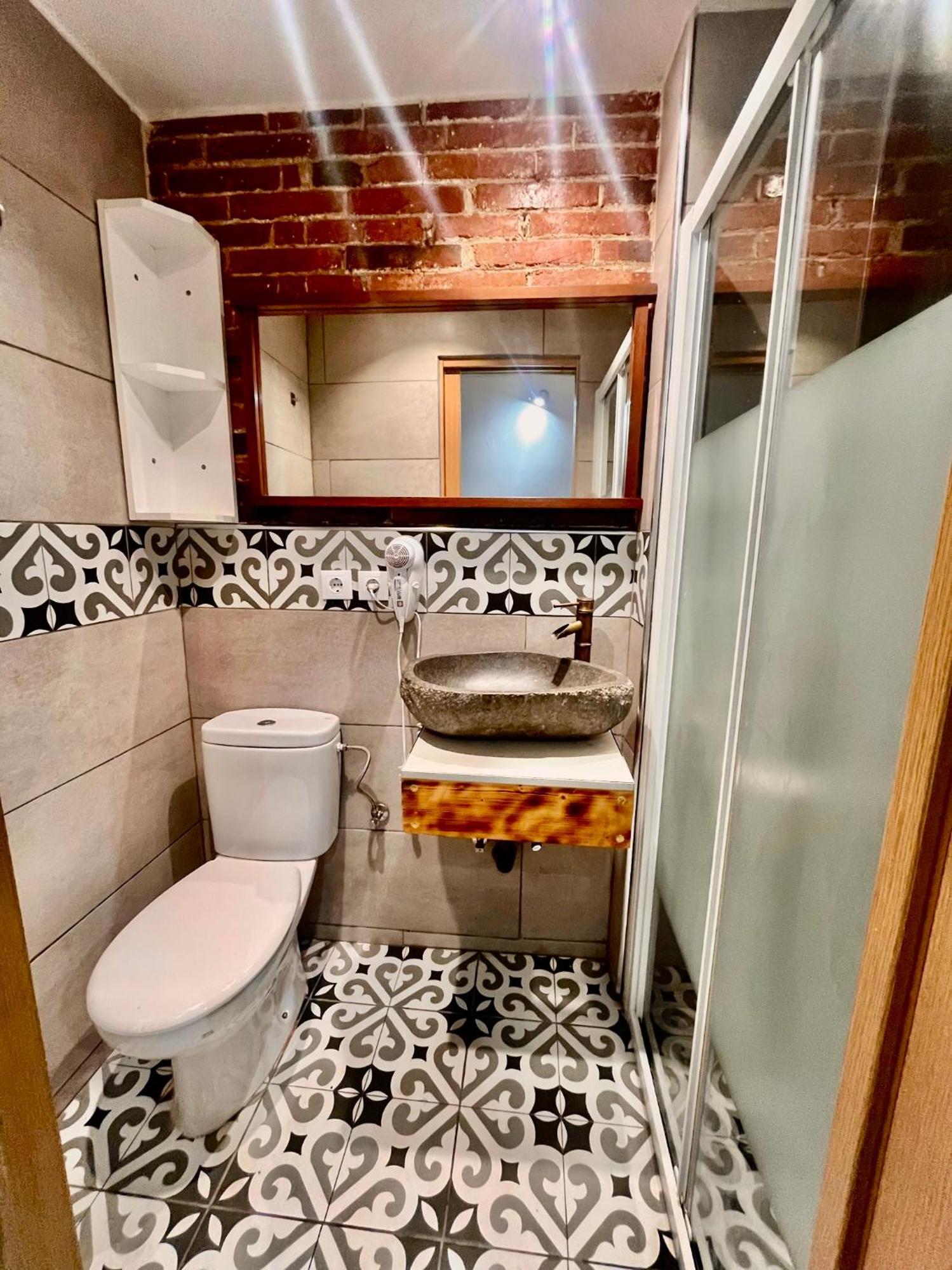 Apartamento B4 Estudio Nuevo! Cocina Y Bano Privado! A 1 Calle Del Metro *
