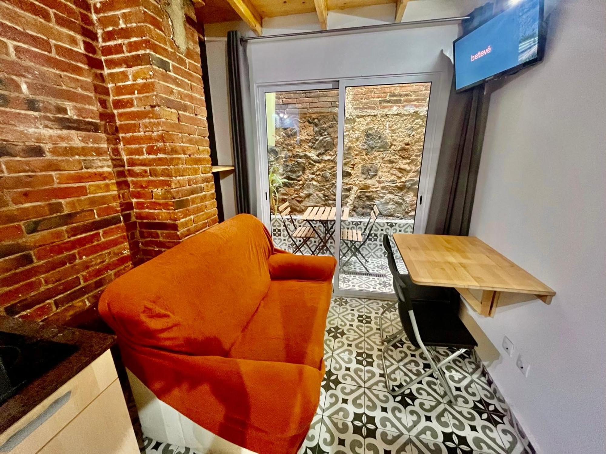 Apartamento B4 Estudio Nuevo! Cocina Y Bano Privado! A 1 Calle Del Metro Barcelona