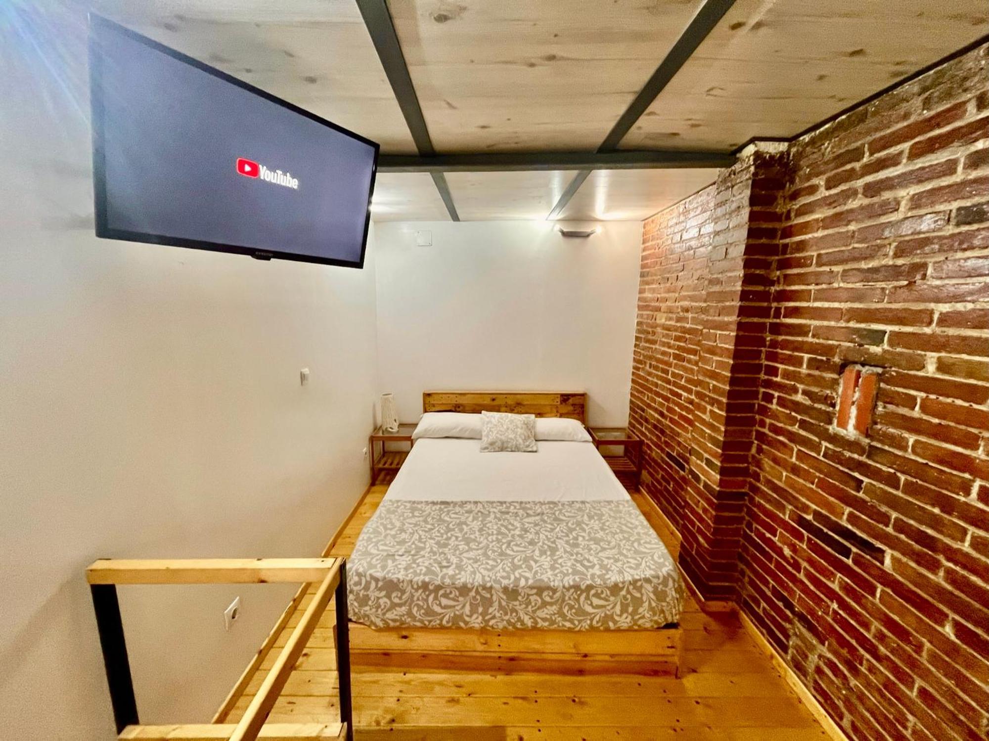 B4 Estudio Nuevo! Cocina Y Bano Privado! A 1 Calle Del Metro Barcelona