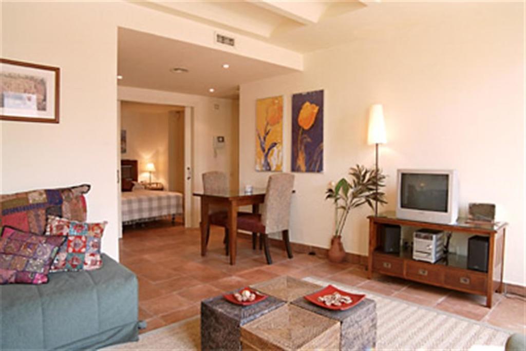 Friendly Rentals Dali Barcelona