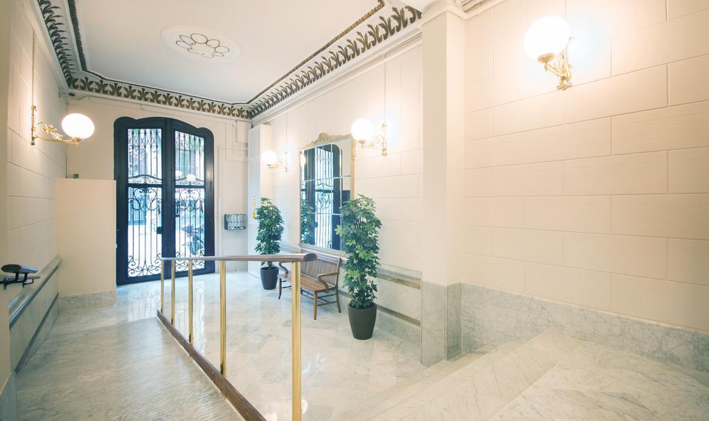 Anakena House Bed & Breakfast Barcelona