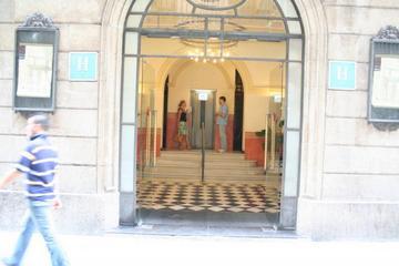 Peninsular Hotel *