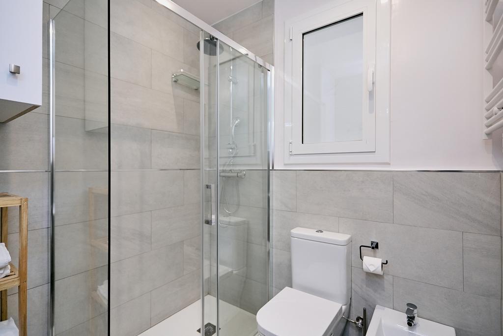 Apartamento Around Mistral Pool Barcelona