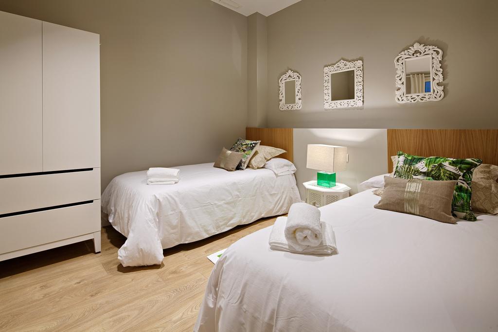 Habitat Plaza Apartment *