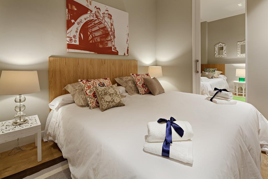 Habitat Plaza Apartment Barcelona