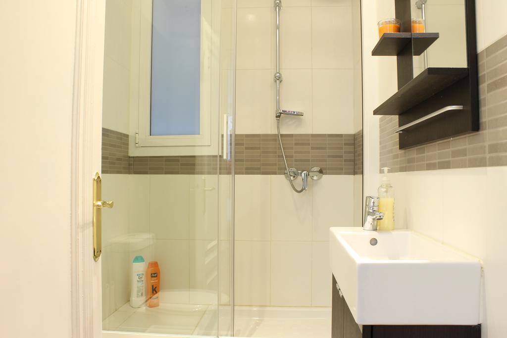 De 185 M² En Ensanche, Con 8 Habitación *