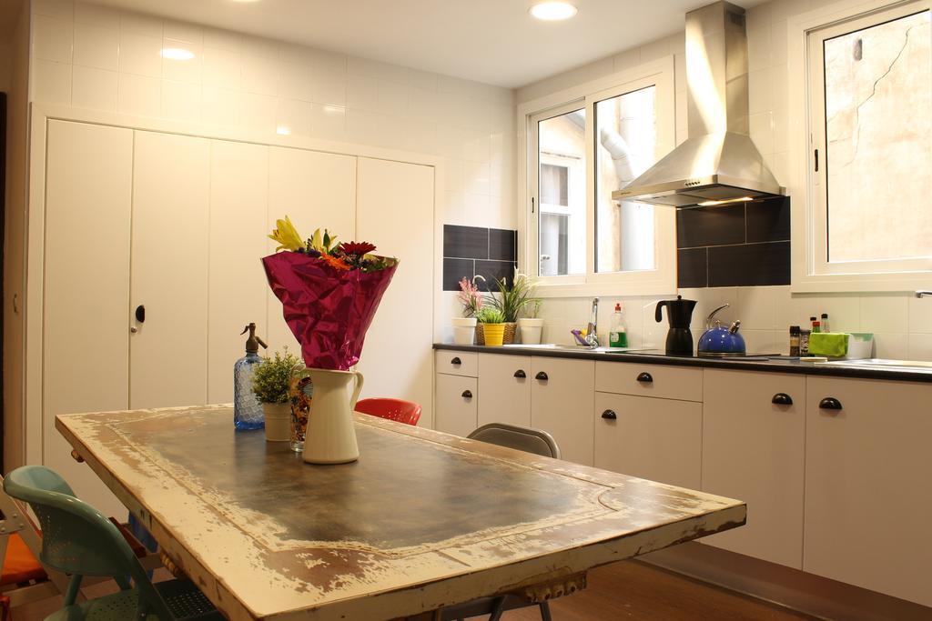 De 185 M² En Ensanche, Con 8 Habitación *